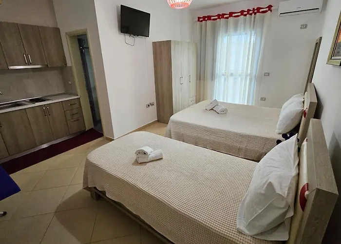 Vacanze Pushime Albania * Radhimë