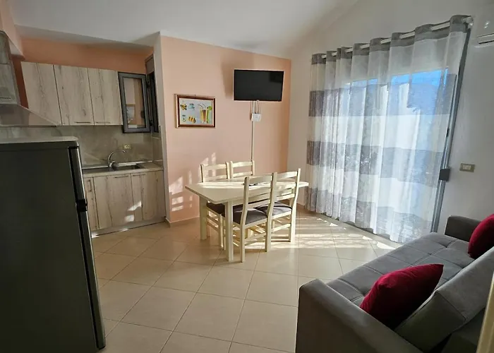 Vacanze Pushime Albania * Radhimë