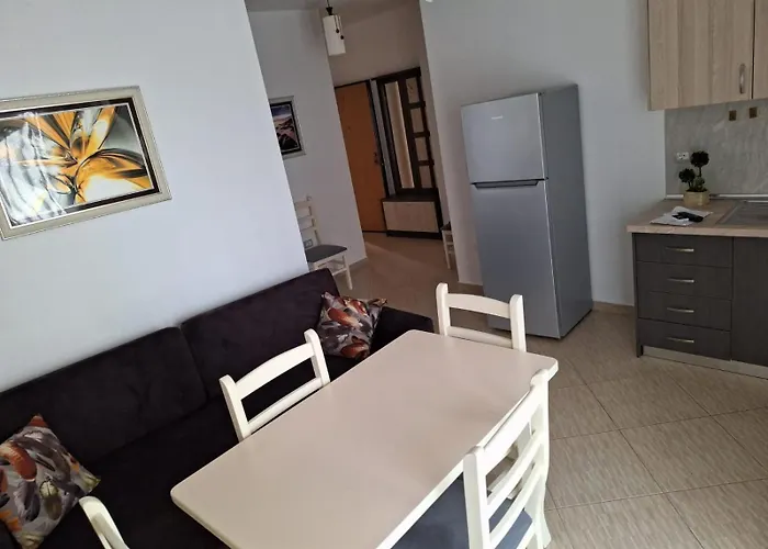 Vacanze Pushime Albania * Radhimë