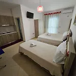 Vacanze Pushime Albania * Radhime
