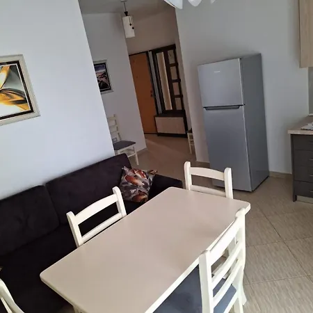 Vacanze Pushime Albania * Radhimë
