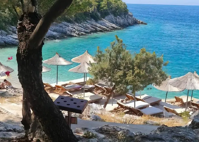 Vacanze Pushime Albania * Radhimë